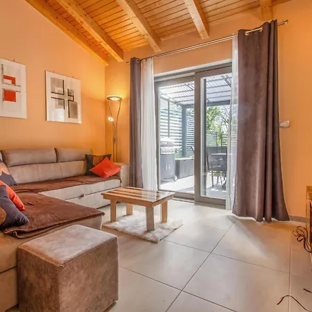 3 Bedroom Lovely Home In Divaca