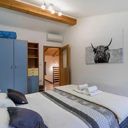 3 Bedroom Awesome In Divača