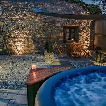 Beautiful In With Kitchen Holiday home *