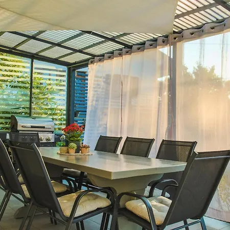 Beautiful In With Kitchen * Divaca