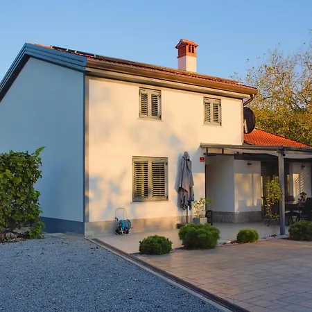 3 Bedroom Lovely Home In Divaca *