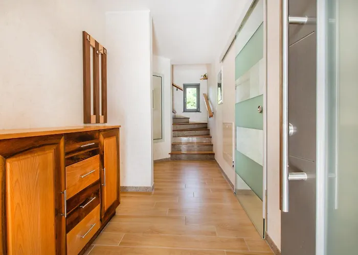 3 Bedroom Awesome In *